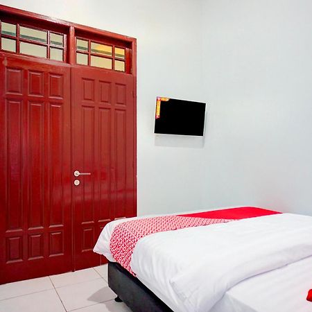 Hotel O Krakatau Near Universitas Muhammadiya Sumatra Utara Umsu Медан Екстер'єр фото