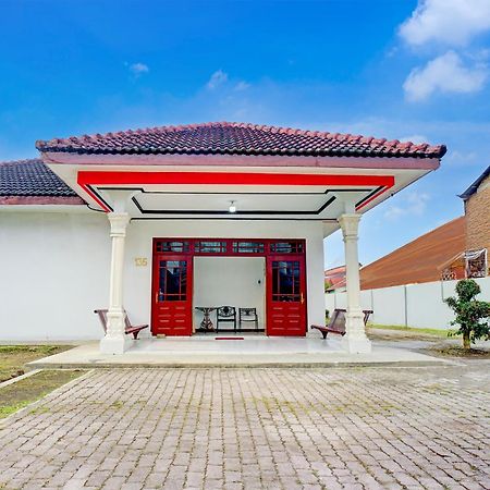 Hotel O Krakatau Near Universitas Muhammadiya Sumatra Utara Umsu Медан Екстер'єр фото